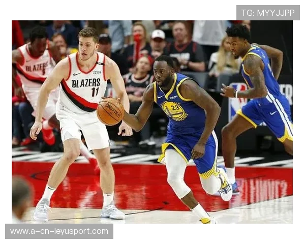 勇士教练札记：如何让外线跑位持续扰乱对手防线