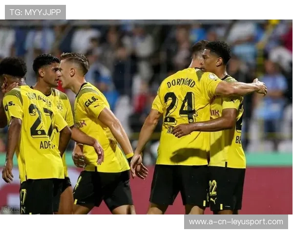 多特蒙德边线主体发挥异常出色：速度与协同在绿茵场上的完美编织